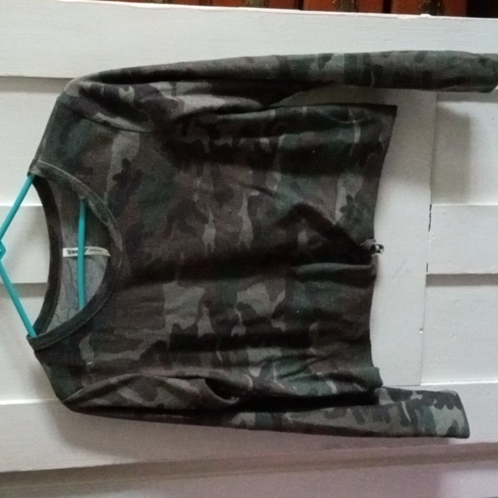Camo crop top